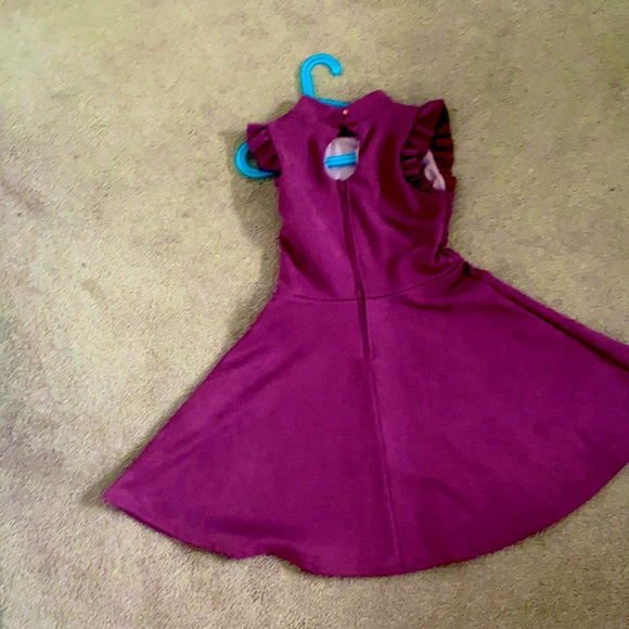 A dress - Picture 2 of 2